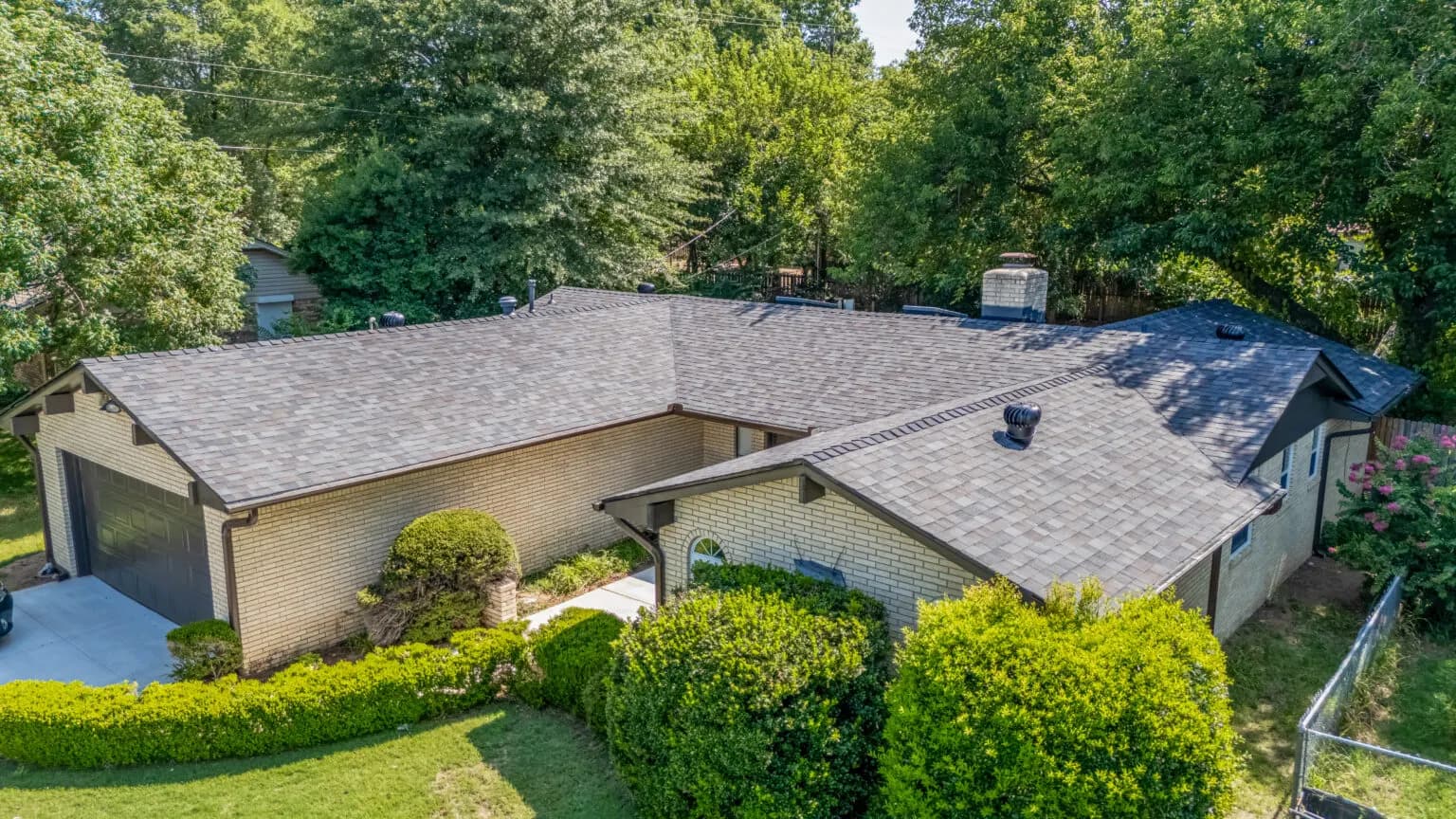 SwiftCo Roofing business background image